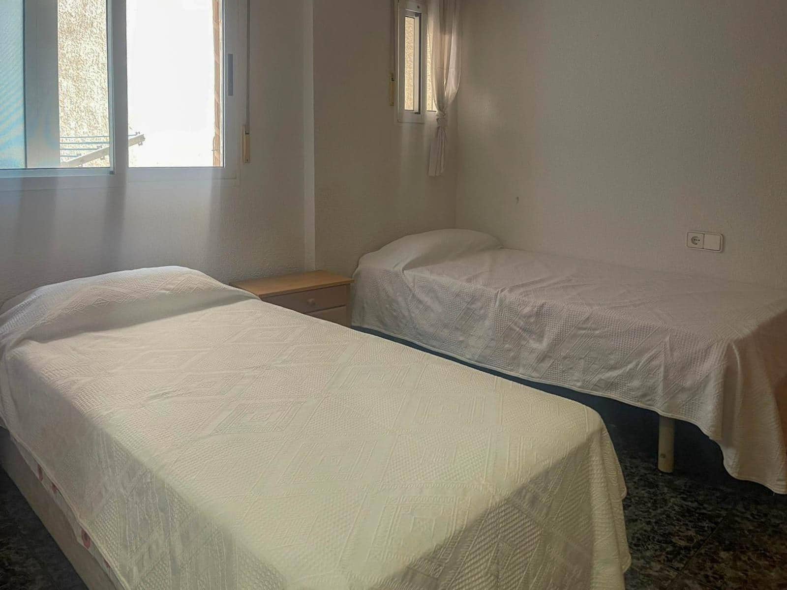 2 soveværelse Lejlighed til salg i Alicante by med garage - € 230.000 (Ref: 9904155)