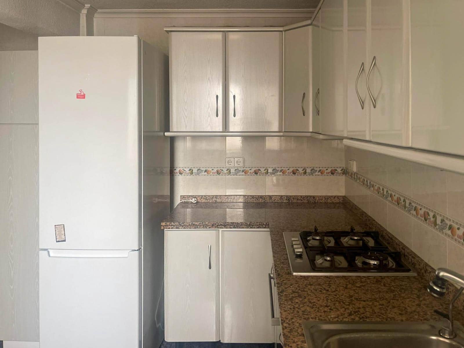 2 soveværelse Lejlighed til salg i Alicante by med garage - € 230.000 (Ref: 9904155)