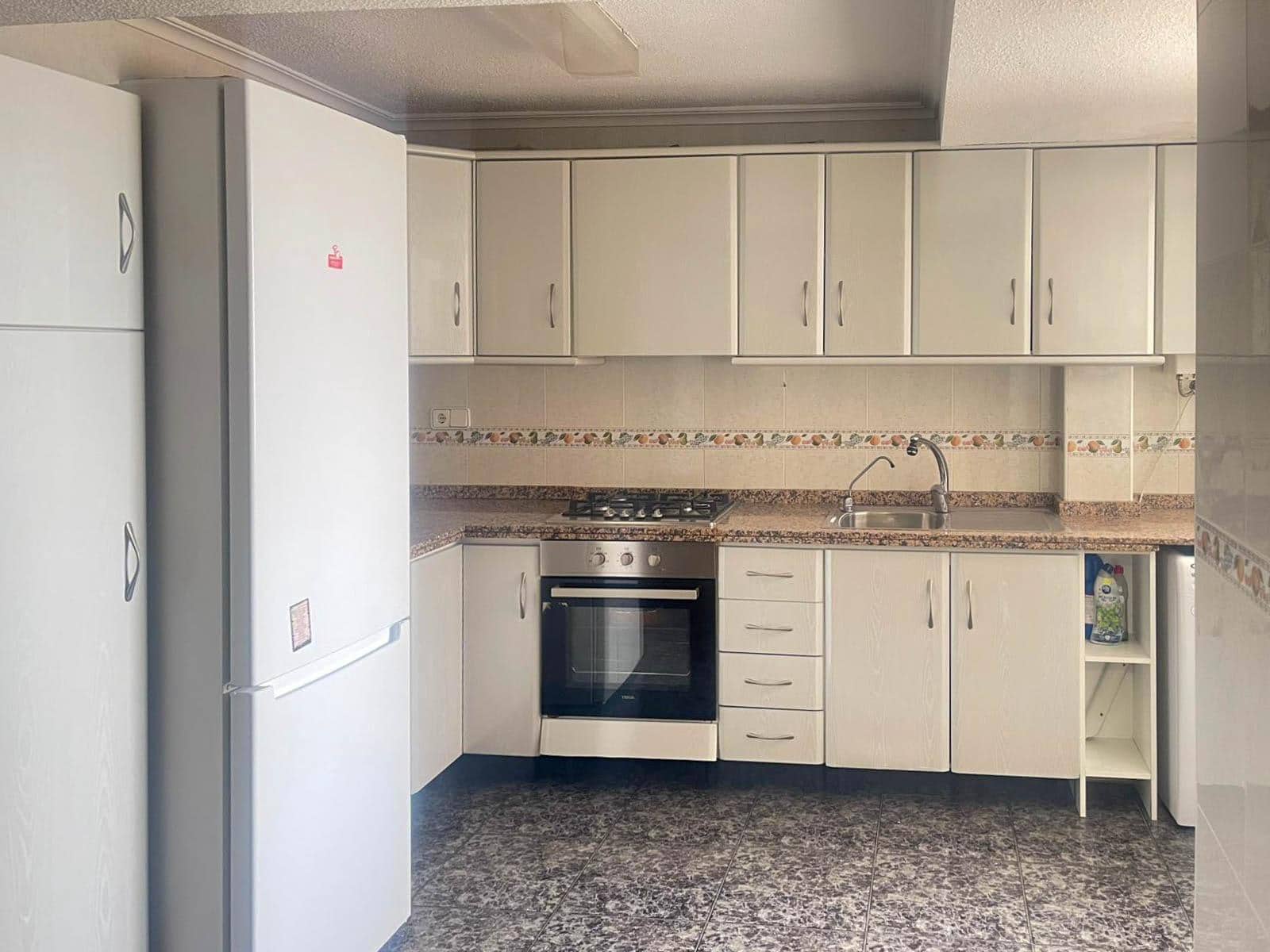 2 soveværelse Lejlighed til salg i Alicante by med garage - € 230.000 (Ref: 9904155)