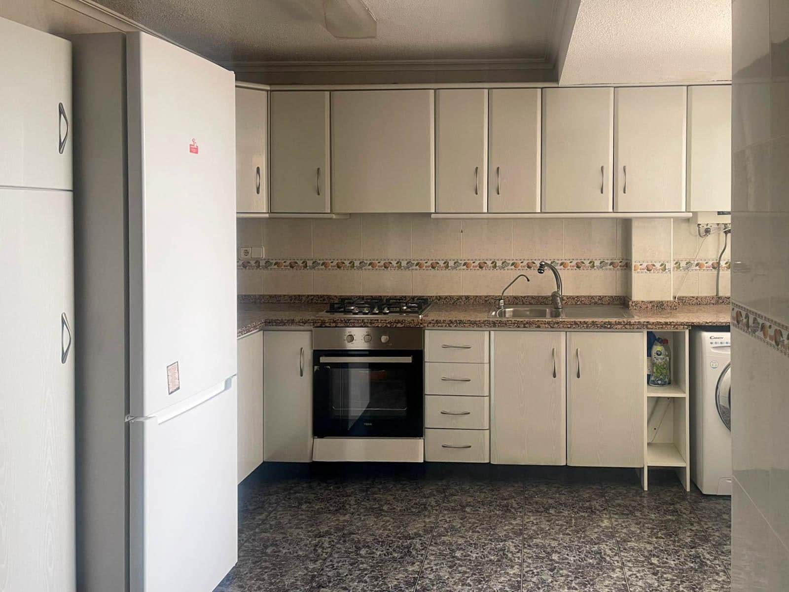 2 soveværelse Lejlighed til salg i Alicante by med garage - € 230.000 (Ref: 9904155)
