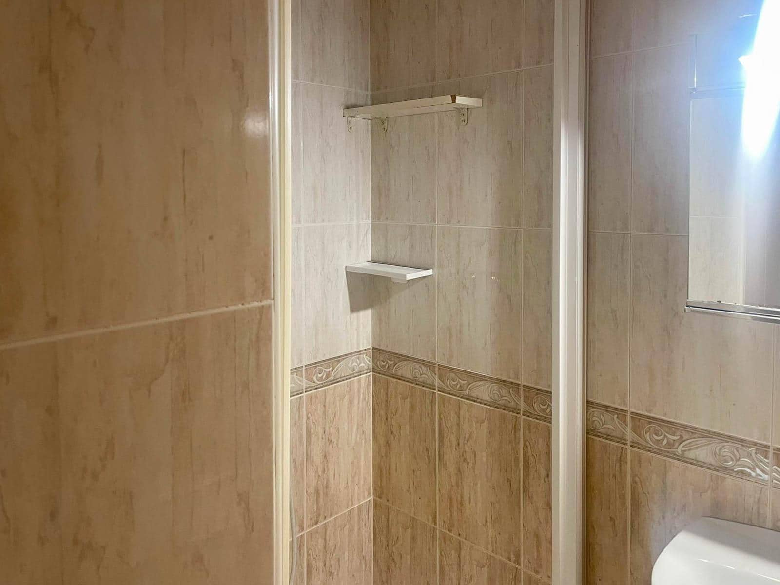 2 soveværelse Lejlighed til salg i Alicante by med garage - € 230.000 (Ref: 9904155)