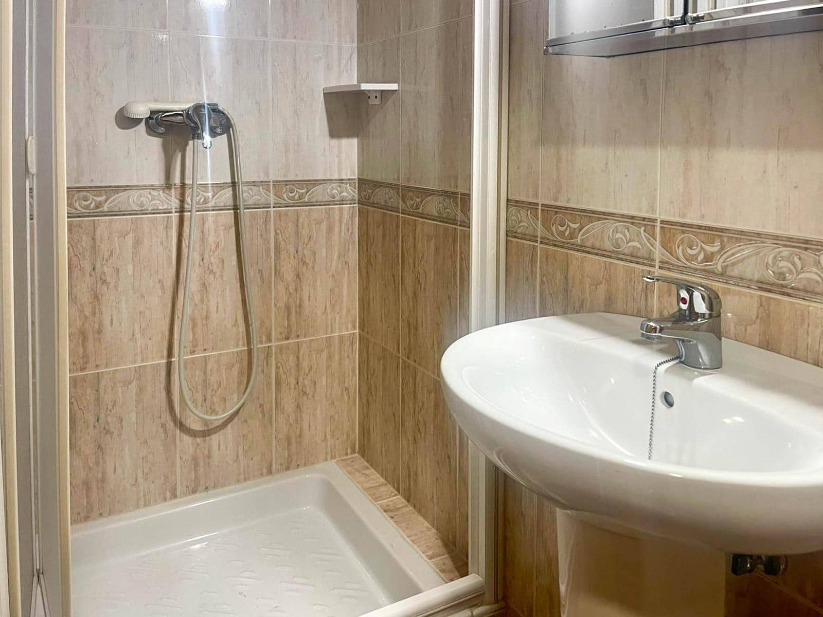 2 soveværelse Lejlighed til salg i Alicante by med garage - € 230.000 (Ref: 9904155)