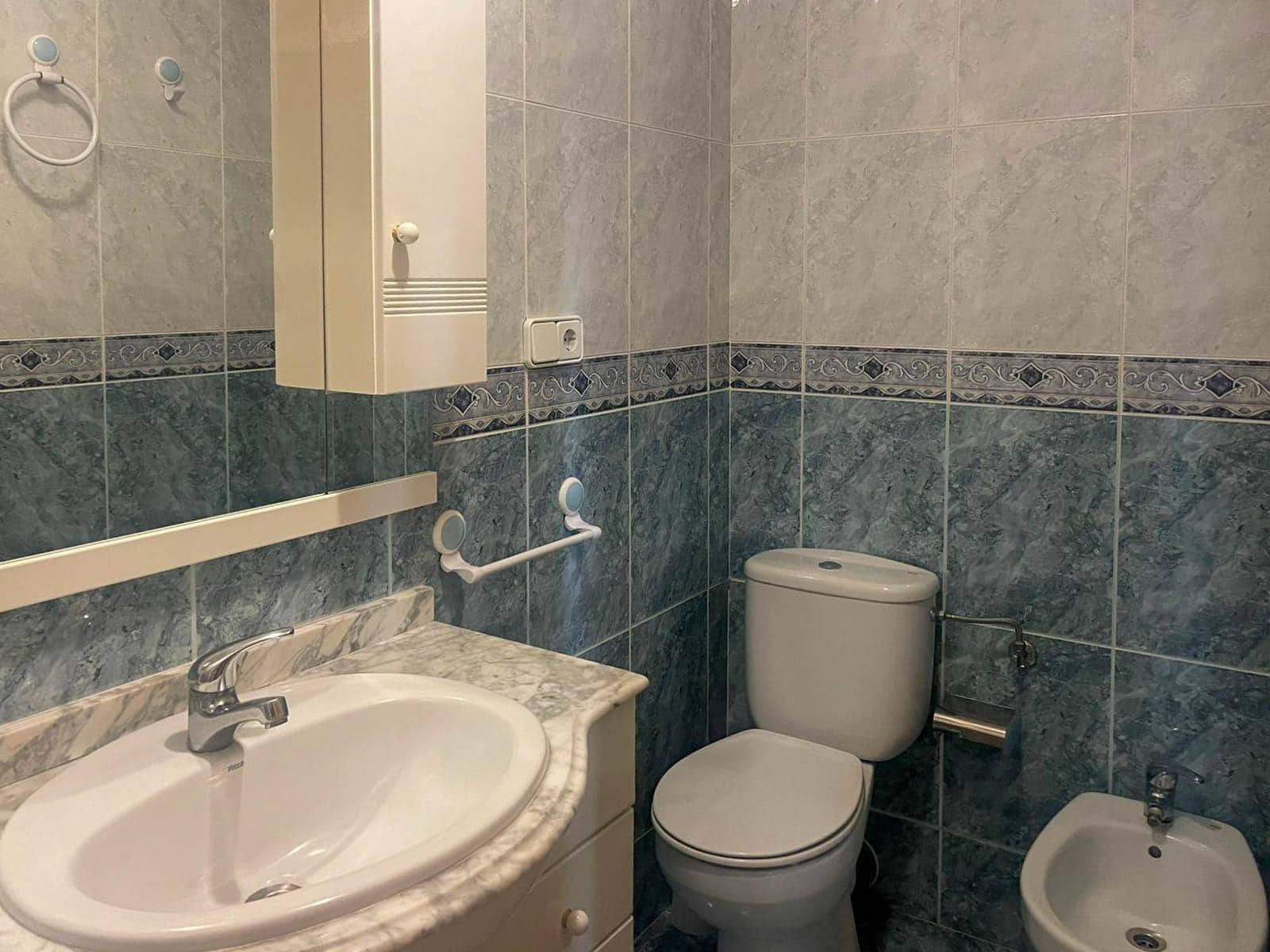 2 soveværelse Lejlighed til salg i Alicante by med garage - € 230.000 (Ref: 9904155)