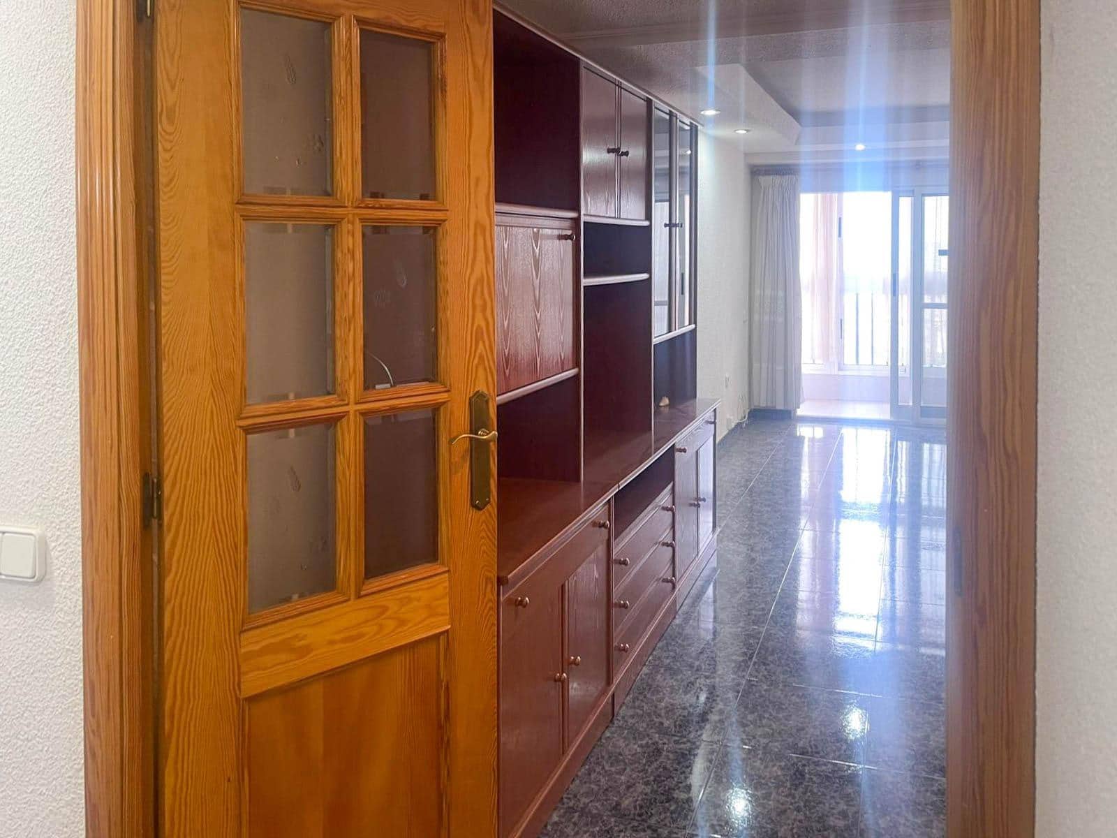 2 soveværelse Lejlighed til salg i Alicante by med garage - € 230.000 (Ref: 9904155)