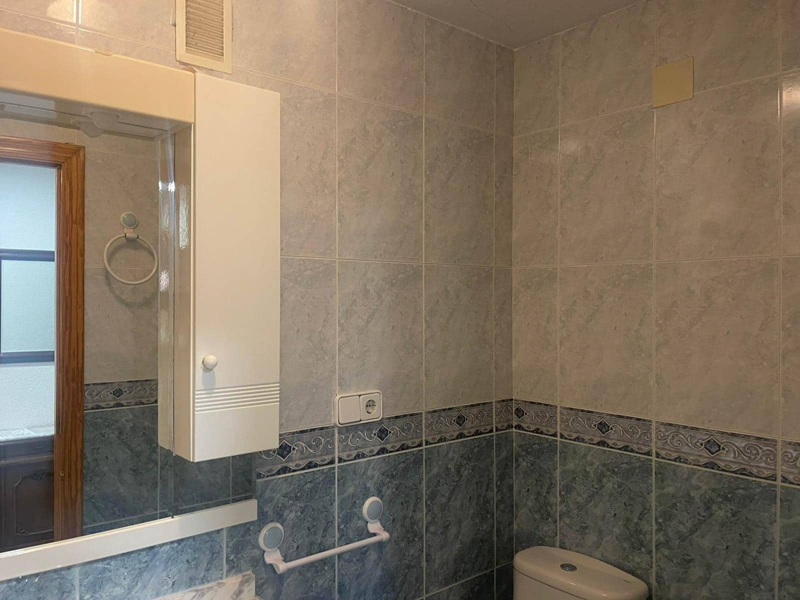 2 soveværelse Lejlighed til salg i Alicante by med garage - € 230.000 (Ref: 9904155)