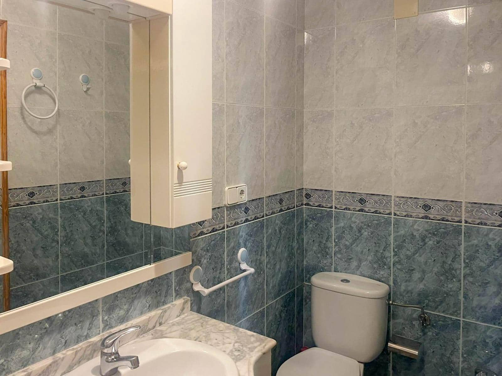2 soveværelse Lejlighed til salg i Alicante by med garage - € 230.000 (Ref: 9904155)