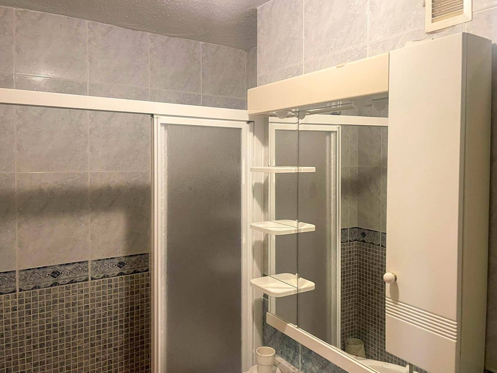 2 soveværelse Lejlighed til salg i Alicante by med garage - € 230.000 (Ref: 9904155)