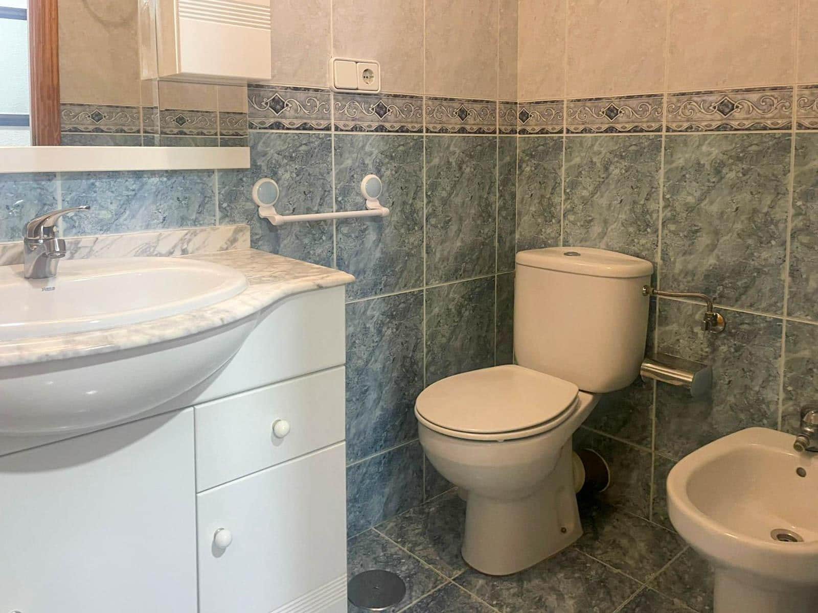 2 soveværelse Lejlighed til salg i Alicante by med garage - € 230.000 (Ref: 9904155)