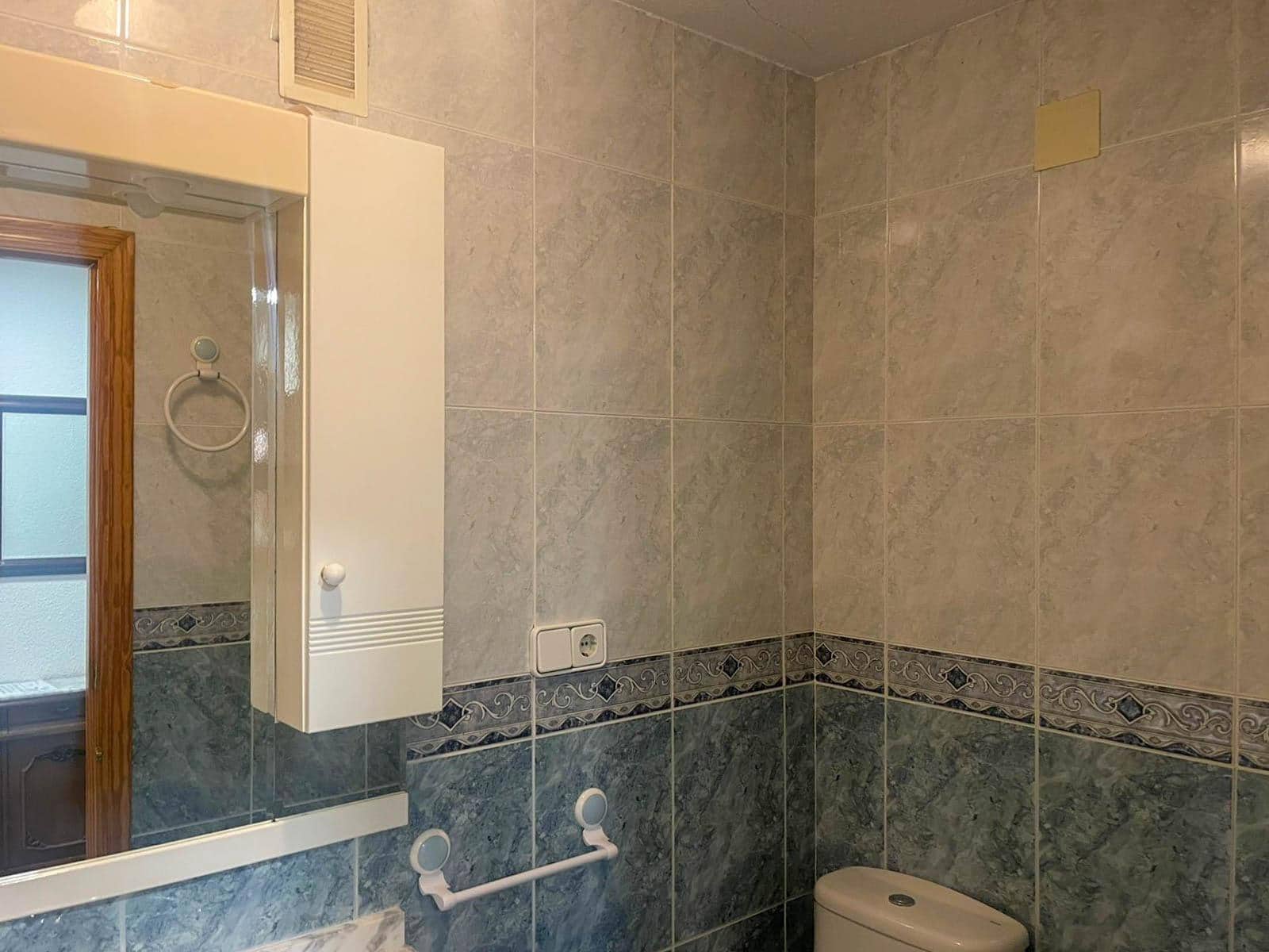 2 soveværelse Lejlighed til salg i Alicante by med garage - € 230.000 (Ref: 9904155)
