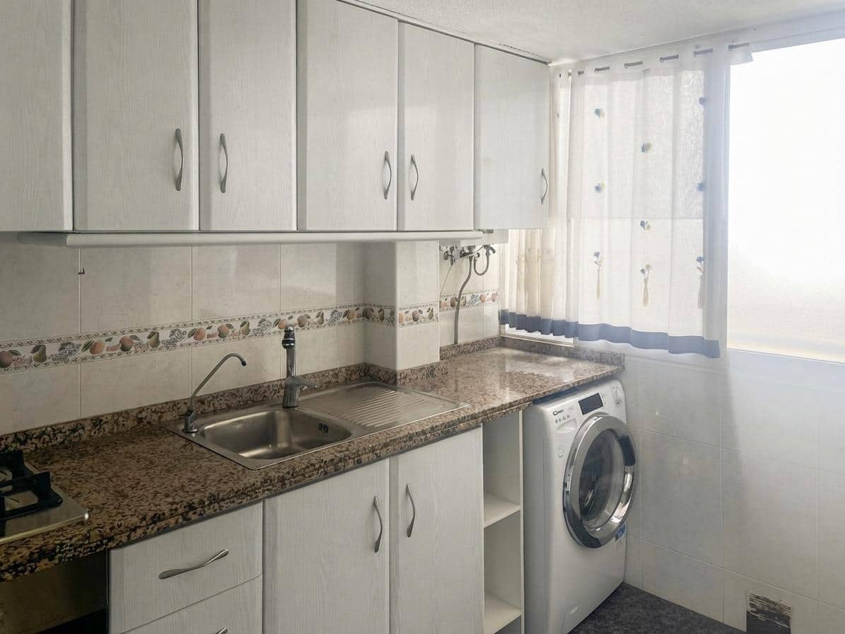 2 soveværelse Lejlighed til salg i Alicante by - € 230.000 (Ref: 9904155)