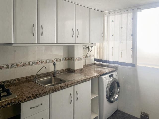2 soveværelse Lejlighed til salg i Alicante by - € 230.000 (Ref: 9904155)