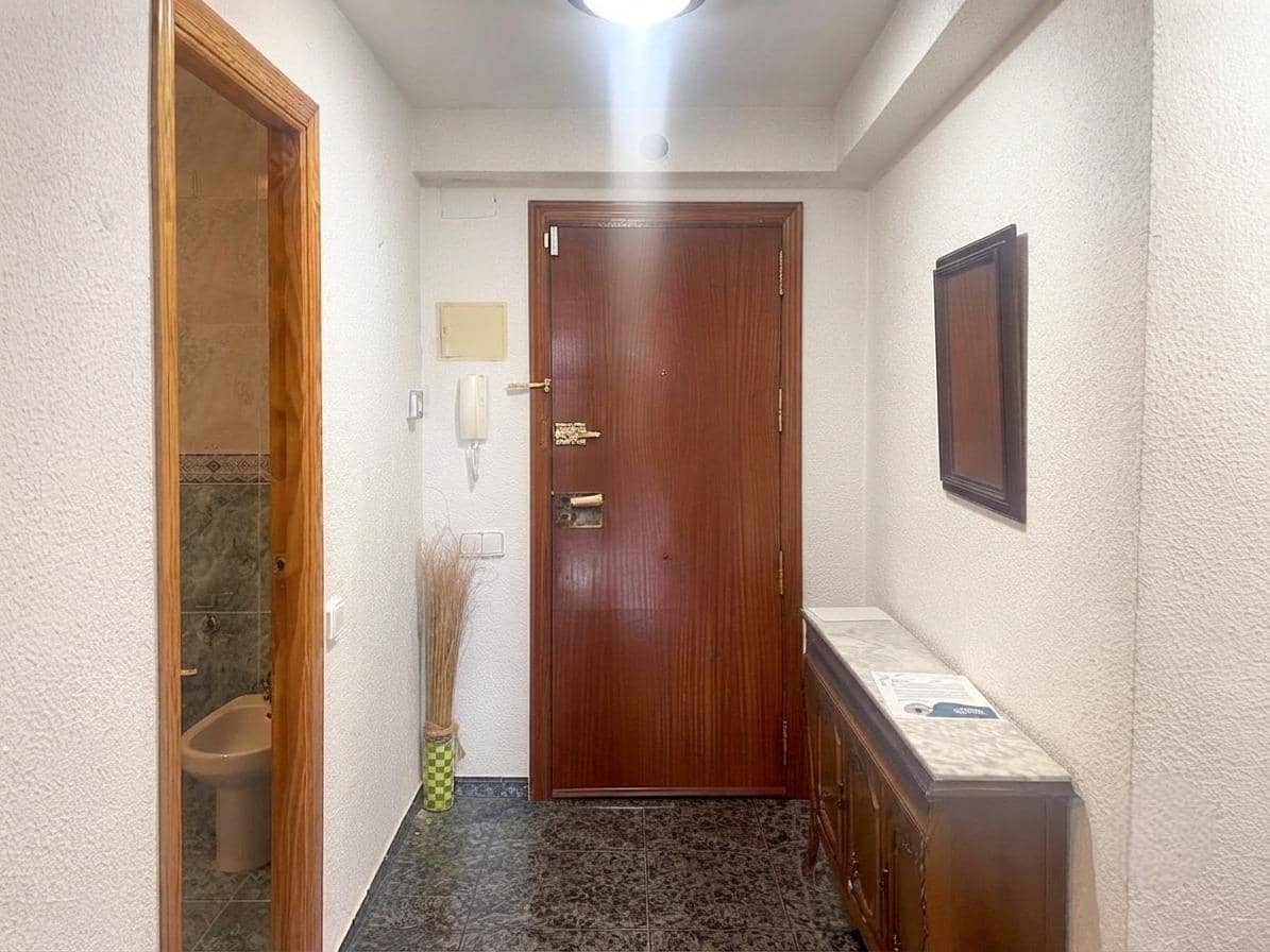 2 soveværelse Lejlighed til salg i Alicante by - € 230.000 (Ref: 9904155)