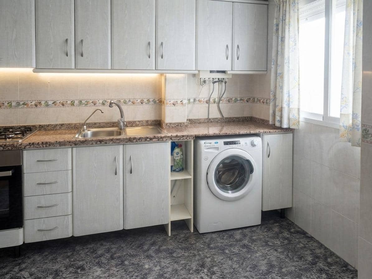 2 soveværelse Lejlighed til salg i Alicante by - € 230.000 (Ref: 9904155)
