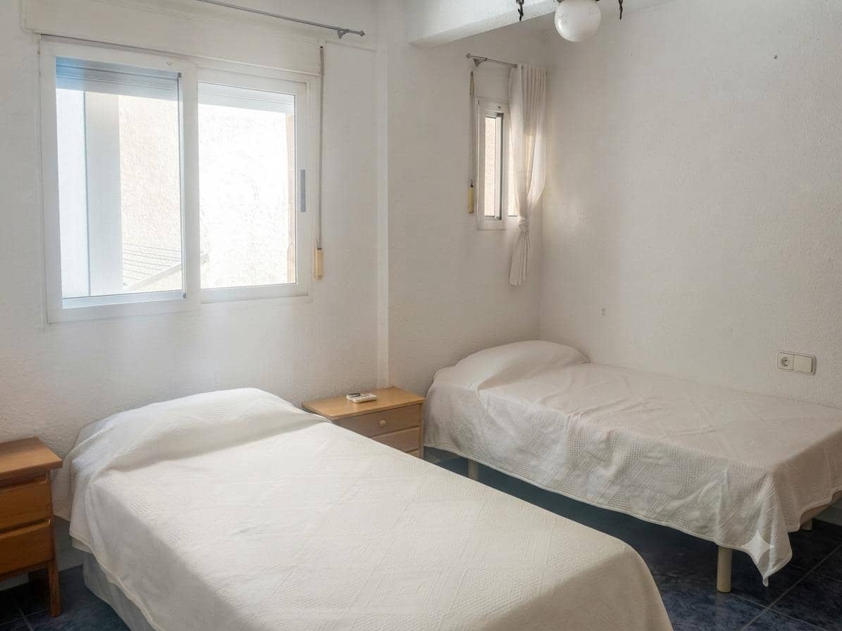 2 soveværelse Lejlighed til salg i Alicante by - € 230.000 (Ref: 9904155)
