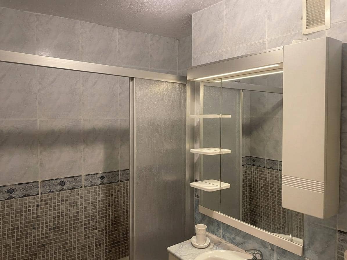 2 soveværelse Lejlighed til salg i Alicante by - € 230.000 (Ref: 9904155)
