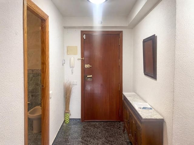 2 soveværelse Lejlighed til salg i Alicante by - € 230.000 (Ref: 9904155)