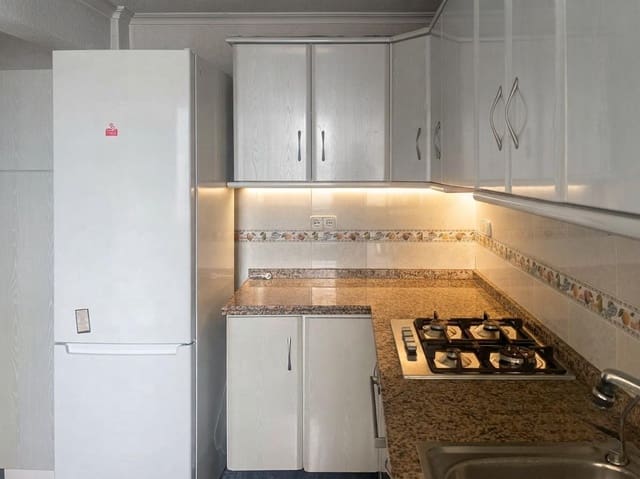 2 soveværelse Lejlighed til salg i Alicante by - € 230.000 (Ref: 9904155)