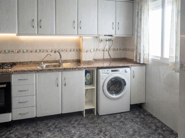 2 soveværelse Lejlighed til salg i Alicante by - € 230.000 (Ref: 9904155)