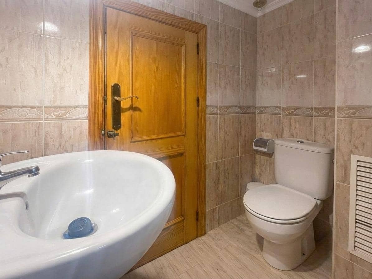 2 soveværelse Lejlighed til salg i Alicante by - € 230.000 (Ref: 9904155)