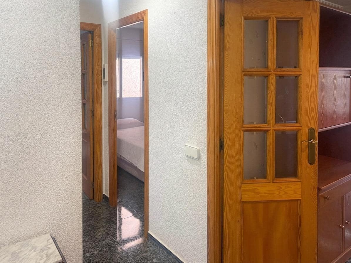 2 soveværelse Lejlighed til salg i Alicante by - € 230.000 (Ref: 9904155)