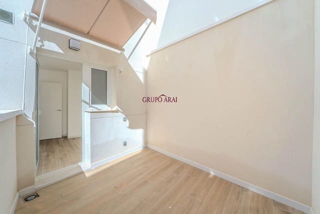 2 soveværelse Lejlighed til salg i Carolinas Altas, Alicante by - € 273.000 (Ref: 9940110)