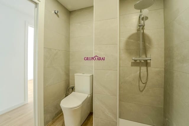 2 soveværelse Lejlighed til salg i Carolinas Altas, Alicante by - € 378.000 (Ref: 9940111)