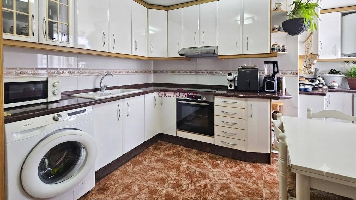 3 slaapkamer Flat te koop in Alicante stad - € 144.900 (Ref: 9942667)