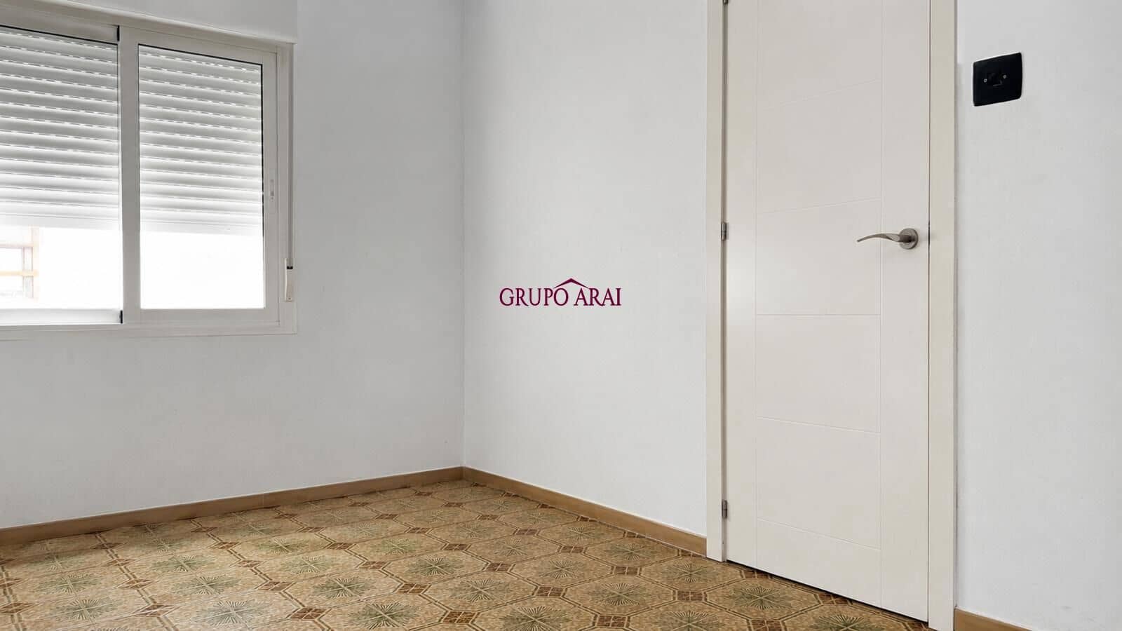 3 slaapkamer Flat te koop in Elche / Elx - € 120.000 (Ref: 9948071)