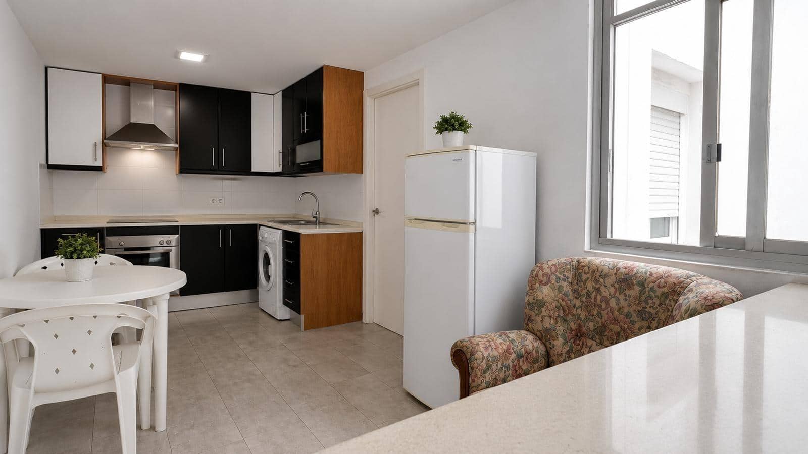 3 slaapkamer Flat te koop in Elche / Elx - € 120.000 (Ref: 9948071)