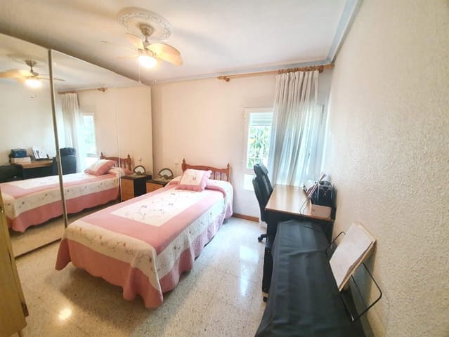 4 soverom Leilighet til salgs i Juan XXIII, Alicante by - € 142 500 (Ref: 9958111)