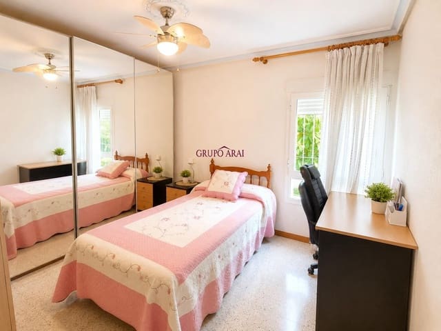 4 slaapkamer Flat te koop in Juan XXIII, Alicante stad - € 142.500 (Ref: 9958111)