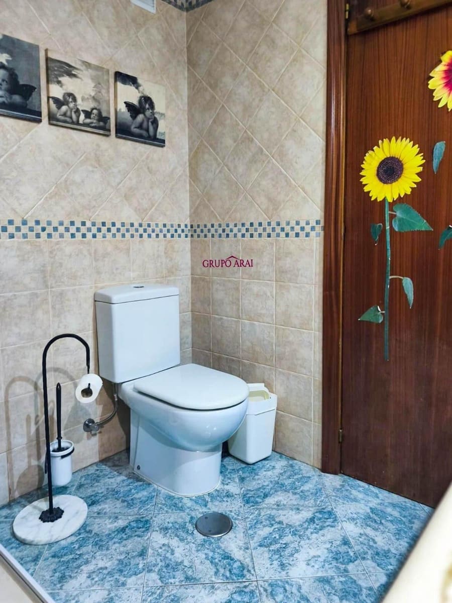 3 bedroom Flat for sale in Villena with garage - € 125,000 (Ref: 9965399)