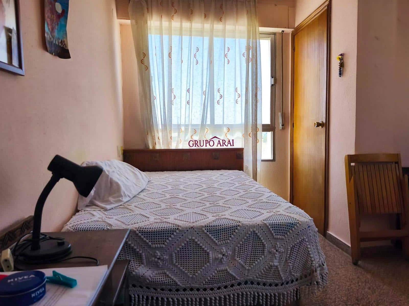 3 bedroom Flat for sale in Villena with garage - € 125,000 (Ref: 9965399)