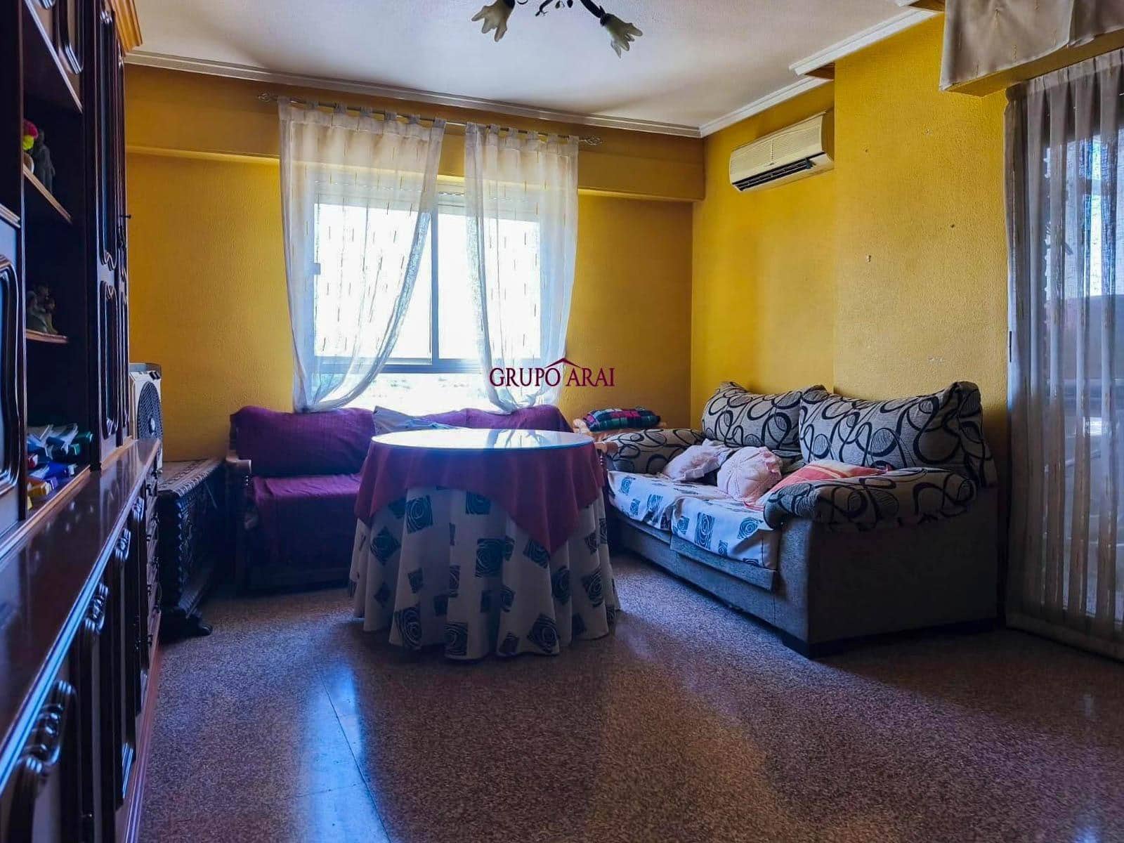 3 bedroom Flat for sale in Villena with garage - € 125,000 (Ref: 9965399)
