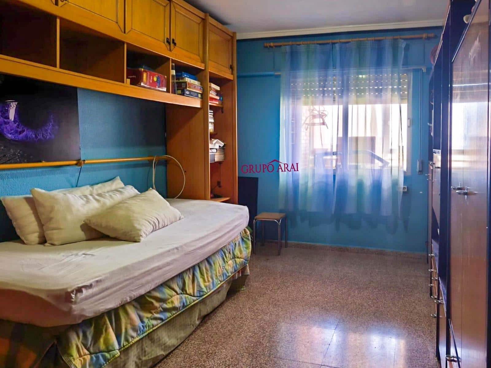3 bedroom Flat for sale in Villena with garage - € 125,000 (Ref: 9965399)