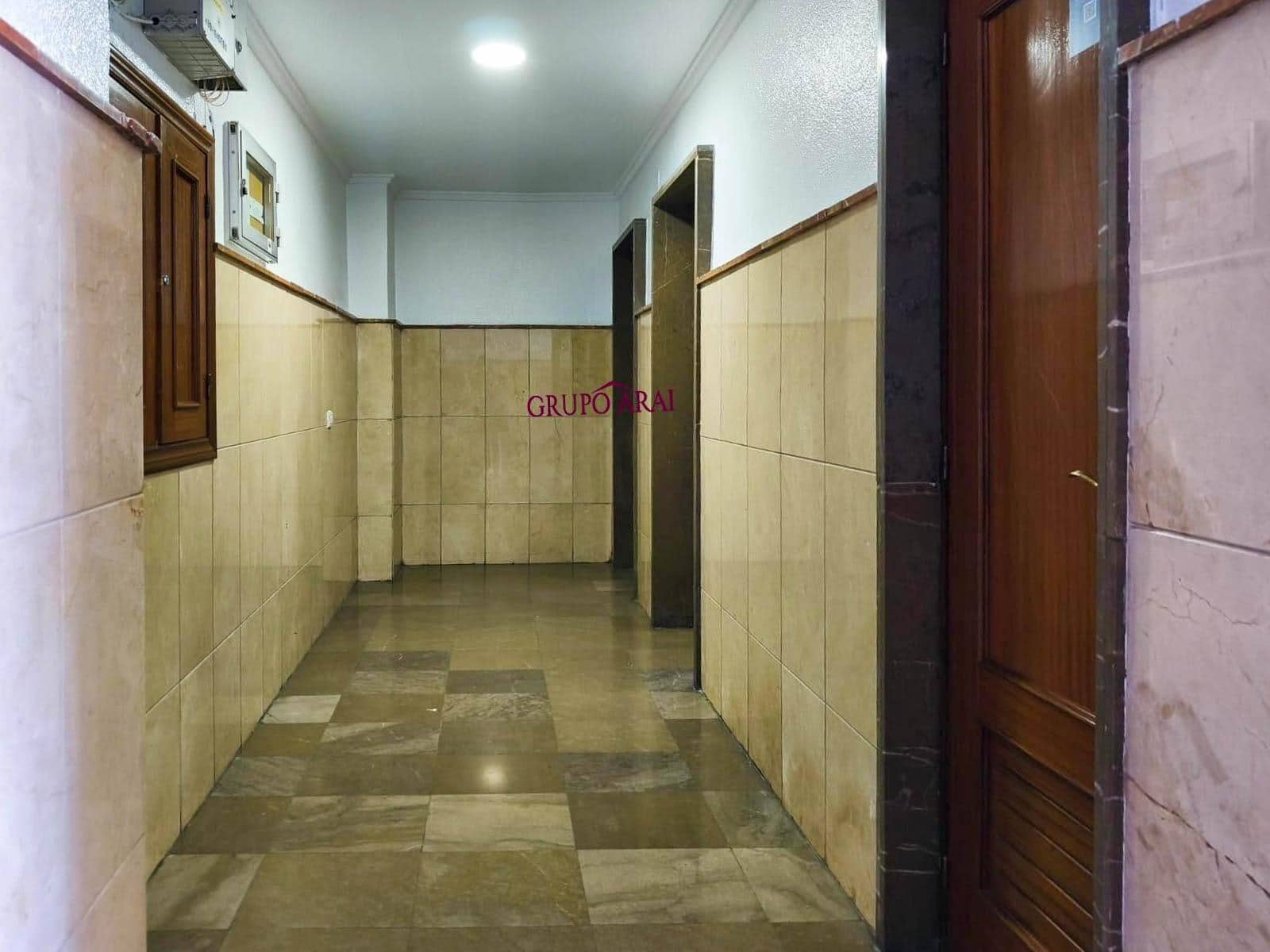 3 bedroom Flat for sale in Villena with garage - € 125,000 (Ref: 9965399)