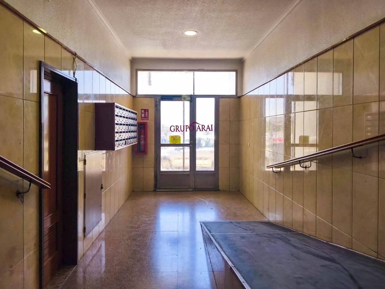 3 bedroom Flat for sale in Villena with garage - € 125,000 (Ref: 9965399)