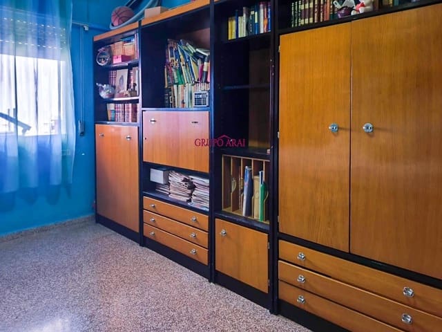 3 sypialnia Mieszkanie na sprzedaż w Villena z garażem - 125 000 € (Ref: 9965399)
