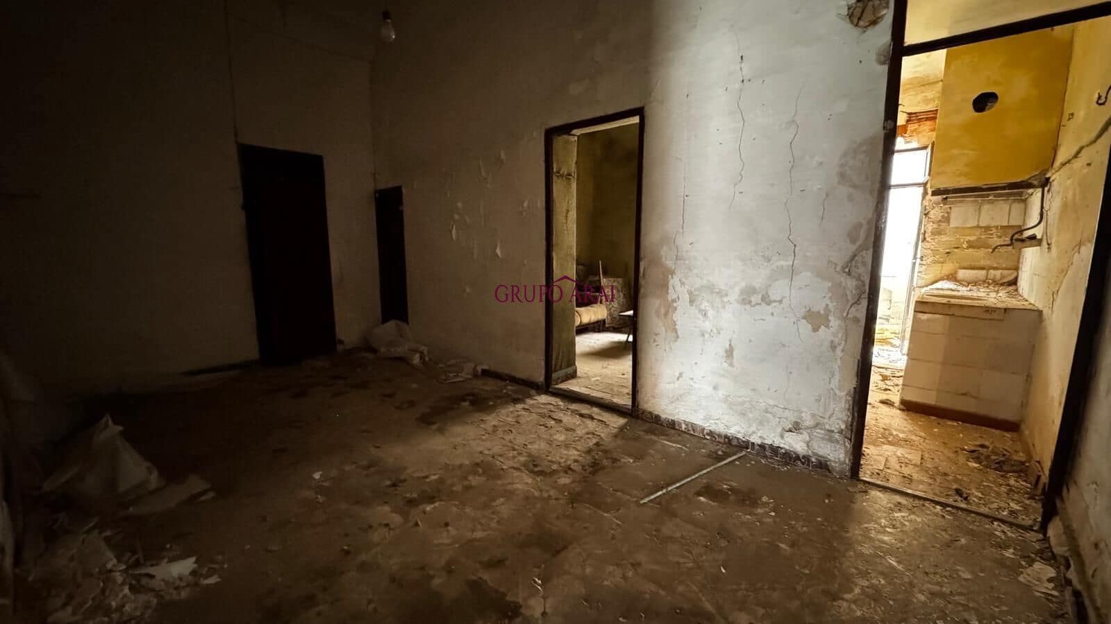 10 soverom Hus til salgs i Aspe - € 98 000 (Ref: 9979003)