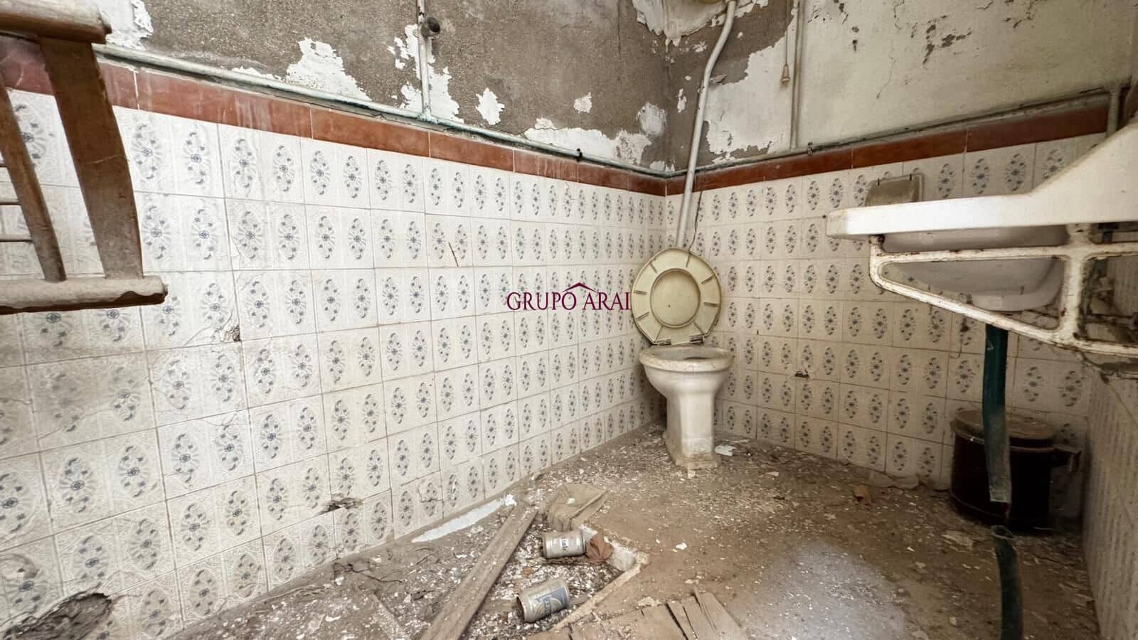 10 soverom Hus til salgs i Aspe - € 98 000 (Ref: 9979003)
