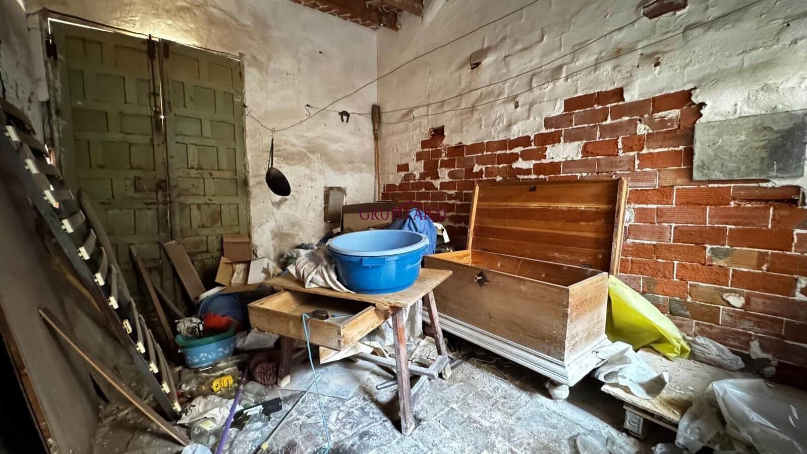 10 soverom Hus til salgs i Aspe - € 98 000 (Ref: 9979003)