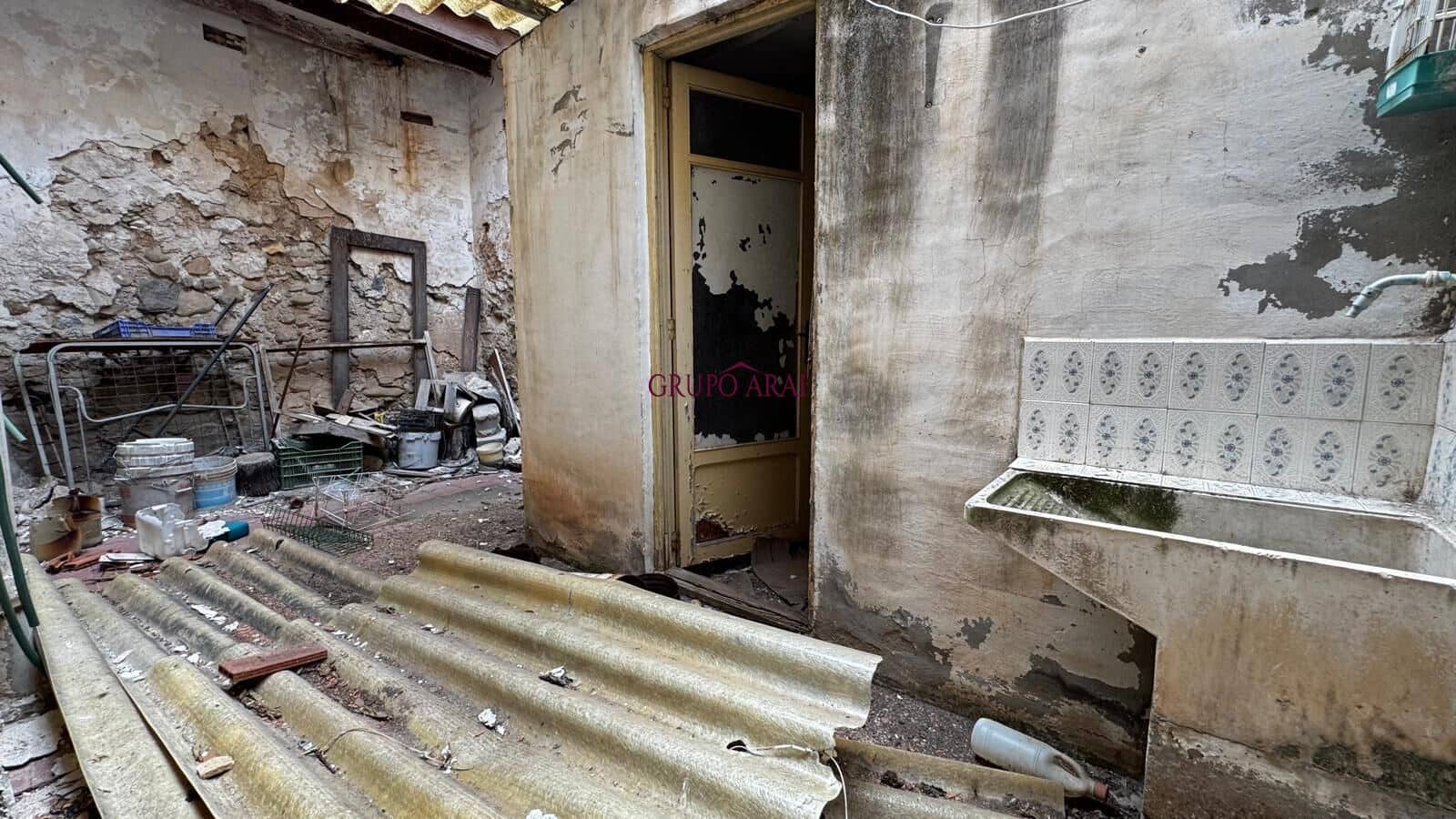 10 soverom Hus til salgs i Aspe - € 98 000 (Ref: 9979003)