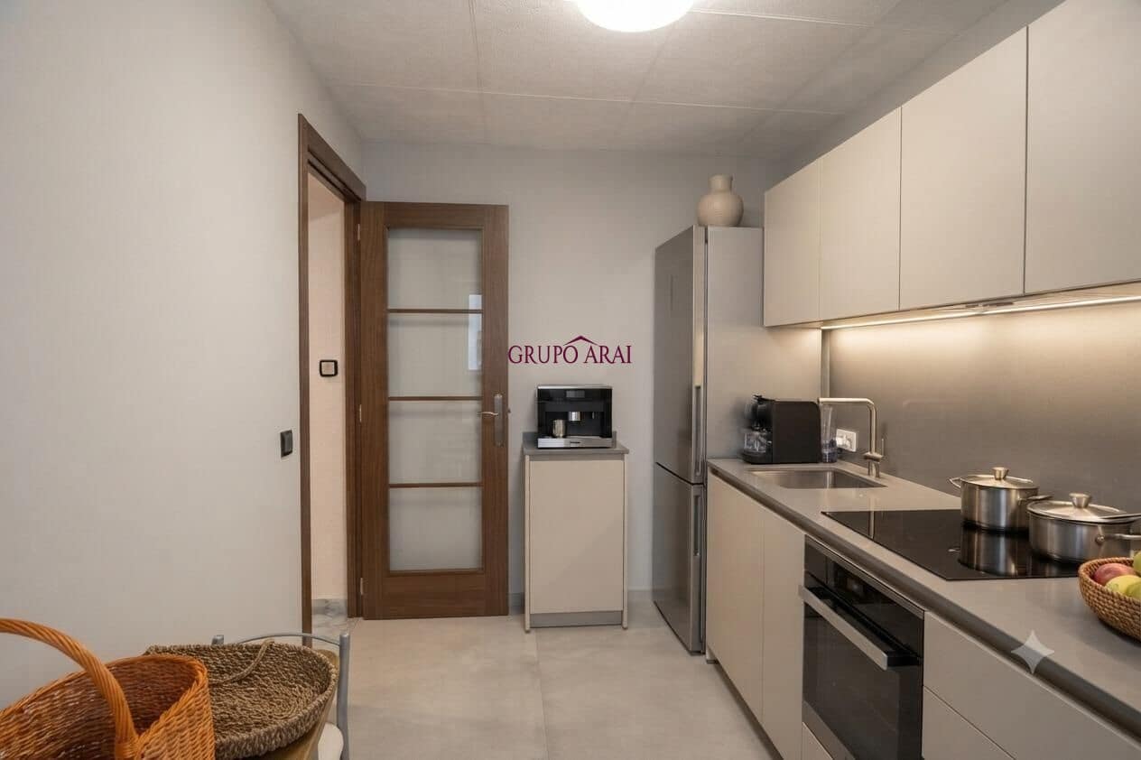 2 bedroom Flat for sale in Alicante / Alacant city - € 153,000 (Ref: 9994364)