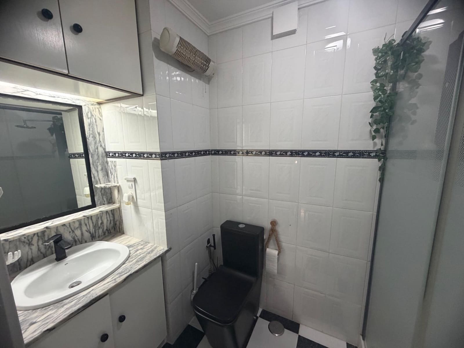 3 bedroom Apartment for sale in Huelva city with garage - € 129,000 (Ref: 10004285)