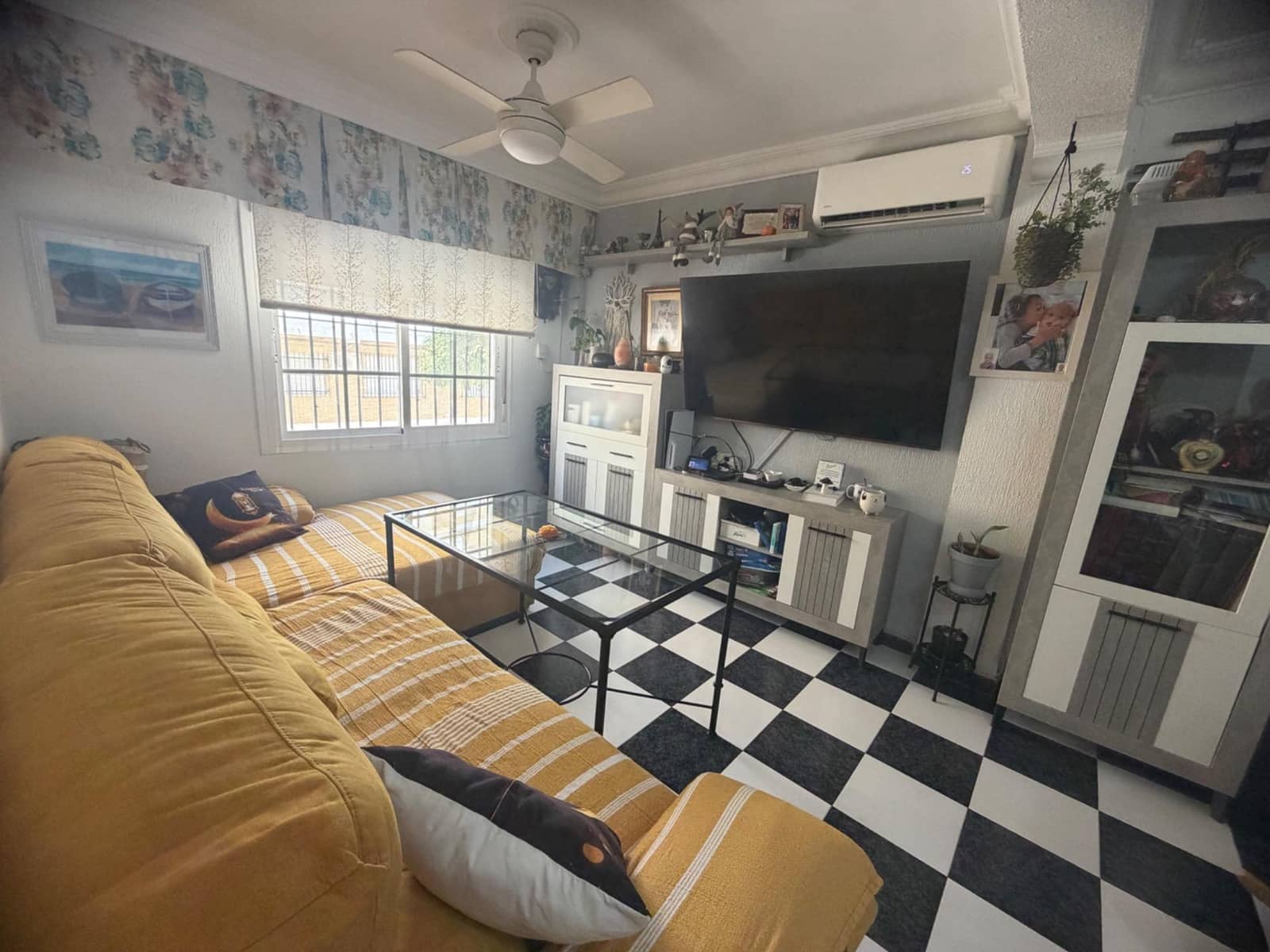 3 bedroom Apartment for sale in Huelva city with garage - € 129,000 (Ref: 10004285)