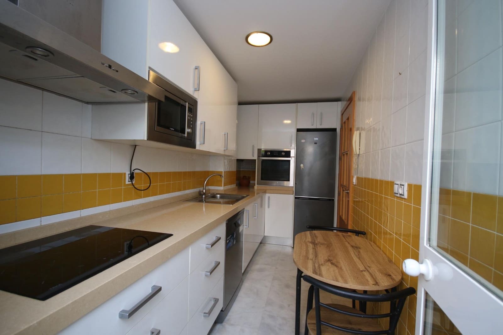 3 soveværelse Rækkehus til salg i Nuevo Portil med swimmingpool garage - € 270.000 (Ref: 10136202)