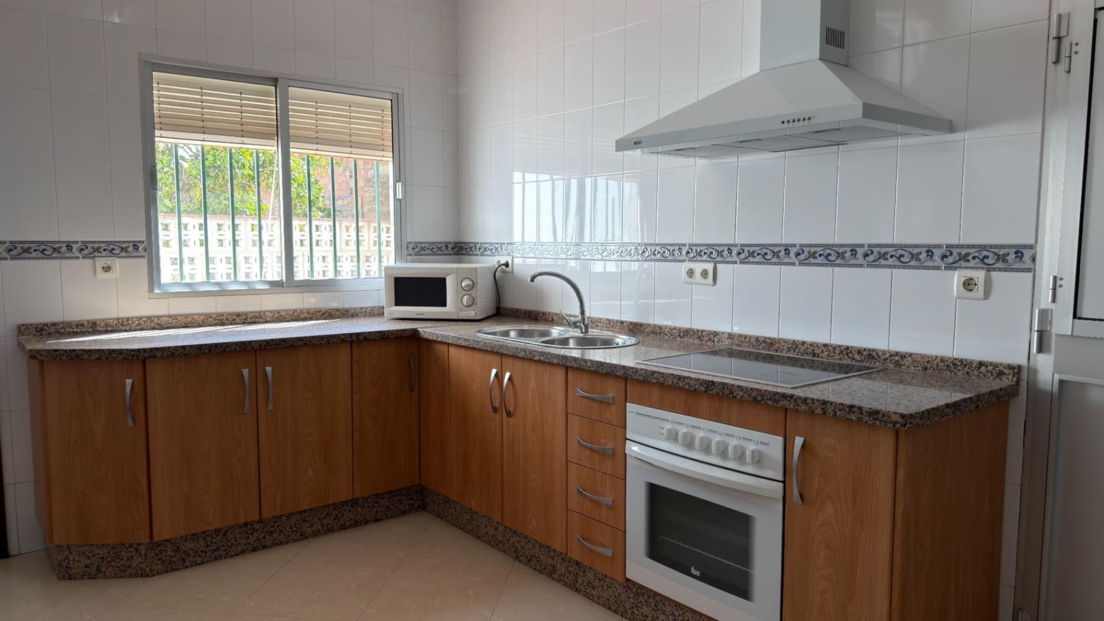 2 bedroom Townhouse for sale in Beas with garage - € 130,000 (Ref: 10139842)