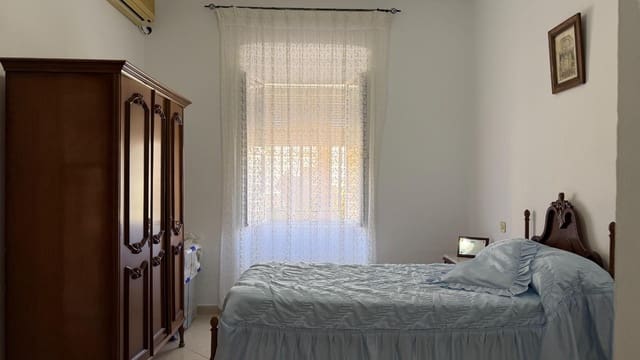 2 quarto Casa em Banda para venda em Beas com garagem - 130 000 € (Ref: 10139842)