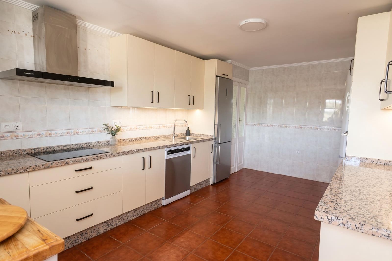 5 bedroom Villa for sale in Gibraleon with pool garage - € 290,000 (Ref: 10159834)