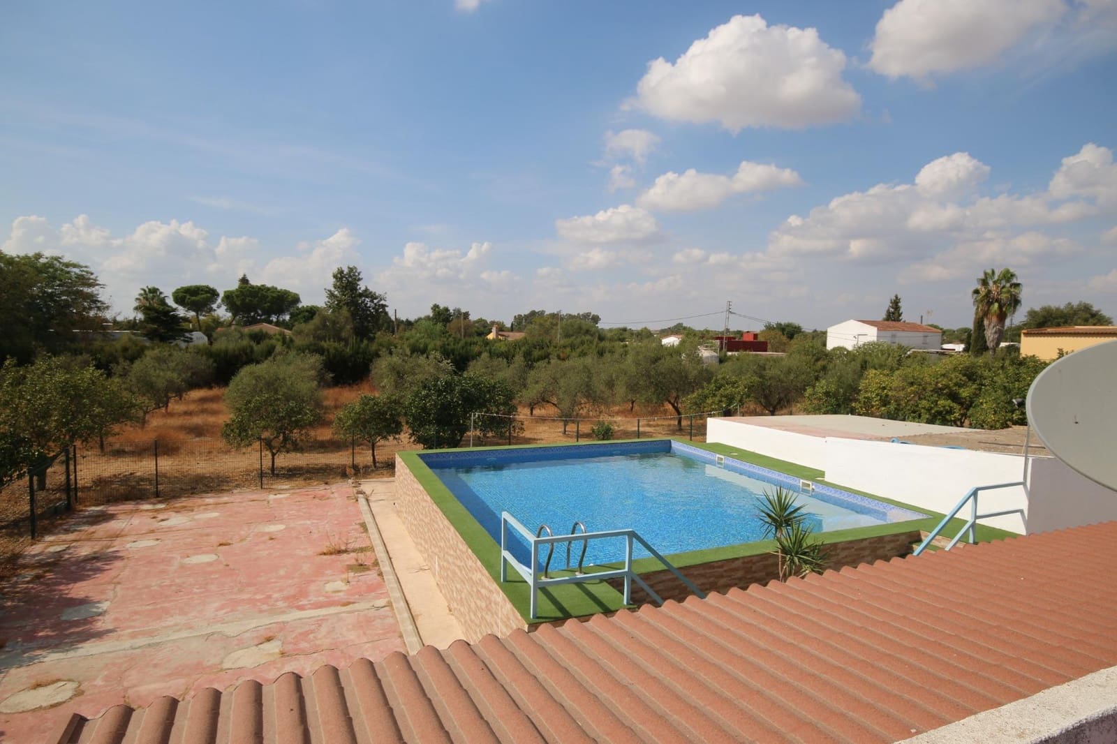 5 bedroom Villa for sale in Gibraleon with pool garage - € 290,000 (Ref: 10159834)